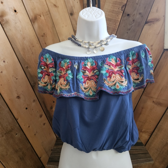 Surf Gypsy Blue Embroidered Off-the-Shoulder Ruffle Crop Top Boho Size Medium - Picture 2 of 9